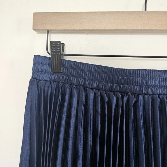 Midi A Line Pleated Skirt - Picture 4 of 13